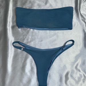 BLUE STRAPLESS BIKINI